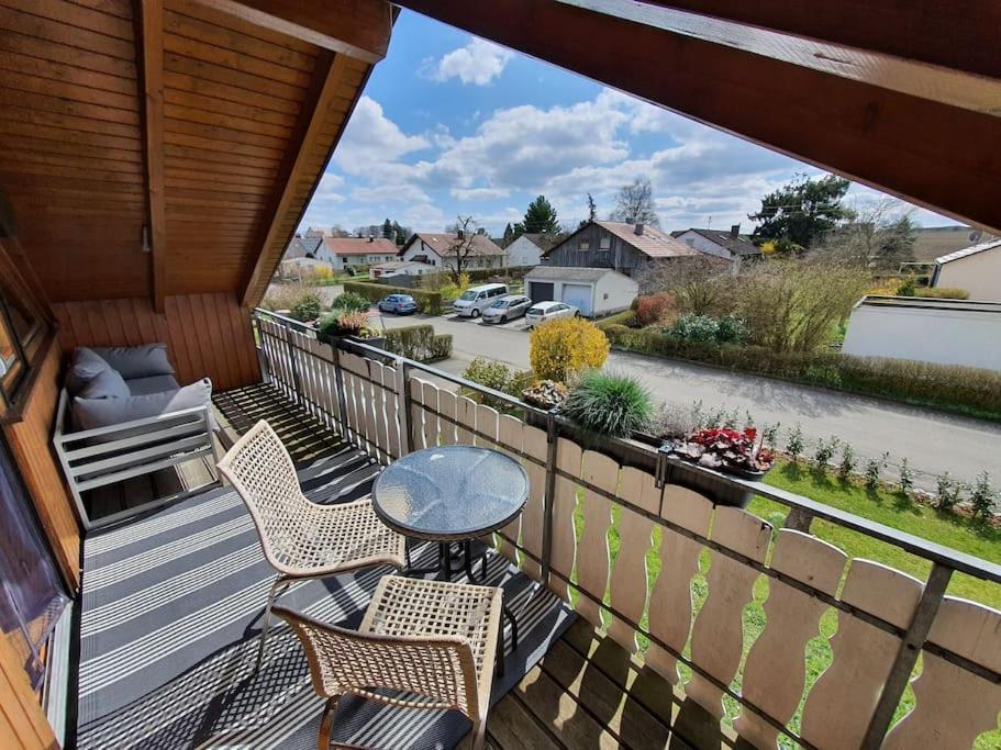 Gemuetliche Wohnung Bei Bad Waldsee Mit Balkon Exterior photo