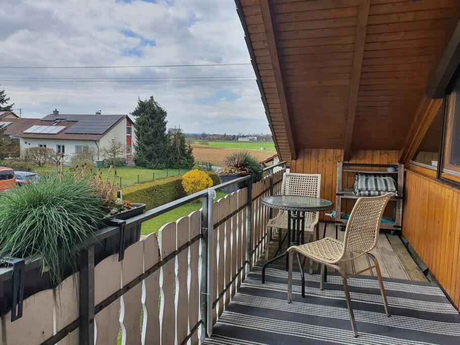 Gemuetliche Wohnung Bei Bad Waldsee Mit Balkon Exterior photo